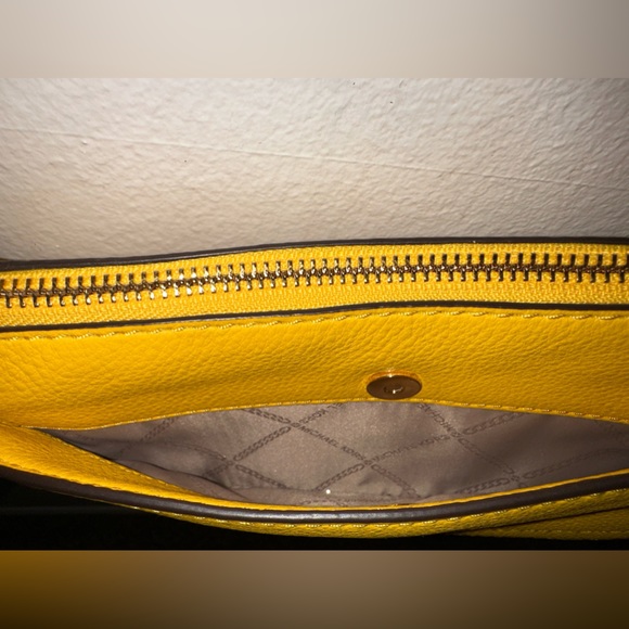 Michael Kors Small Hobo Bag *Authentic* - Picture 7 of 7